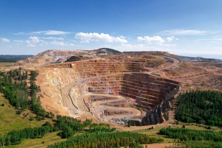 Innovative Approaches to Mining Challenges through Expert Consultation